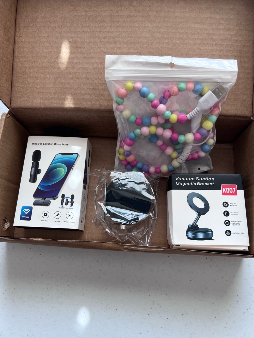 NEW Content Creator Set Wireless Mic Set 2 Magnetic Mounts Beaded Cable Charger